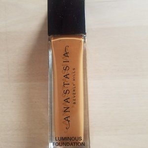 Anastasia Beverly Hills Luminous Liquid Foundation 570N
